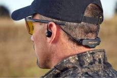 米国の射撃用イヤマフのトップブランドが作った耳に優しい電子聴覚保護イヤホンって？