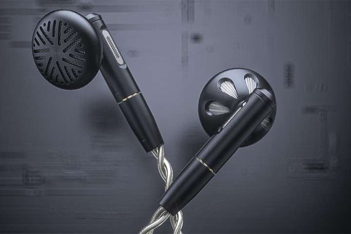 最新技術で音質が劇的進化！今こそ、イントラコンカ型イヤホン「FF5
