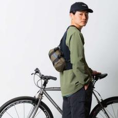 OUTDOOR PRODUCTSの定番ドラムバッグ、自転車に乗る時はハンドルに取り付けちゃおう！