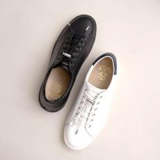 岡山県の靴職人とデザイナーの技術が融合！日本人の足に合わせて作ったこだわりの本革スニーカー