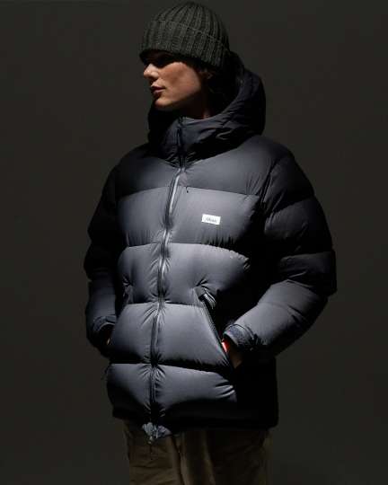 最強クラスの防水・防風・防寒・防刃・難燃を誇る“無敵”のタフアウター