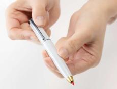 蛍光ペンに見えない！ゼブラの金属ボディ蛍光ペンはビジネスシーンにぴったり！