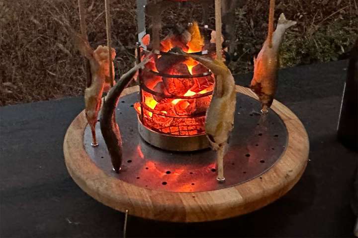 原始焼きスタンド （大）職人手作り 囲炉裏 暖炉 炉端 アウトドア キャンプ 一人用炉端焼】自作した囲炉裏で自由にじっくりと焼こう - YouTube