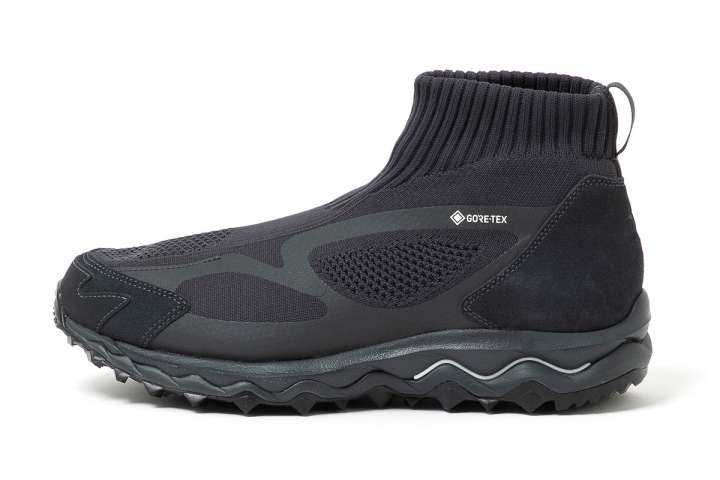 アウトソールはミシュラン製！“墨黒”のシックさが洒脱なミズノ×ノン