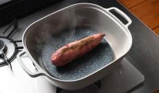 自宅のコンロでOK！角閃石のプレートで甘～い石焼き芋を作っちゃおう！