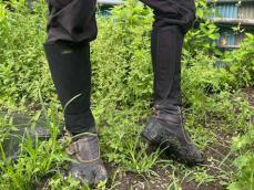草刈り時の必須アイテム「脚絆」！マムシや害虫からスネとふくらはぎを守ります