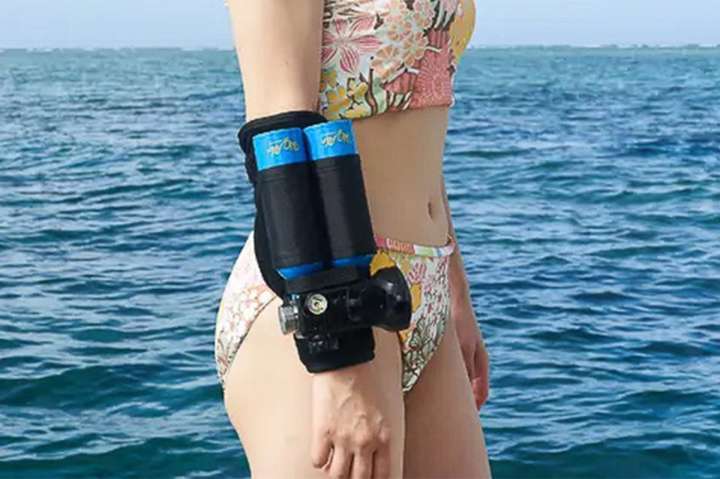 片手につける超小型酸素ボンベがあれば誰でも手軽に本格ダイビングが
