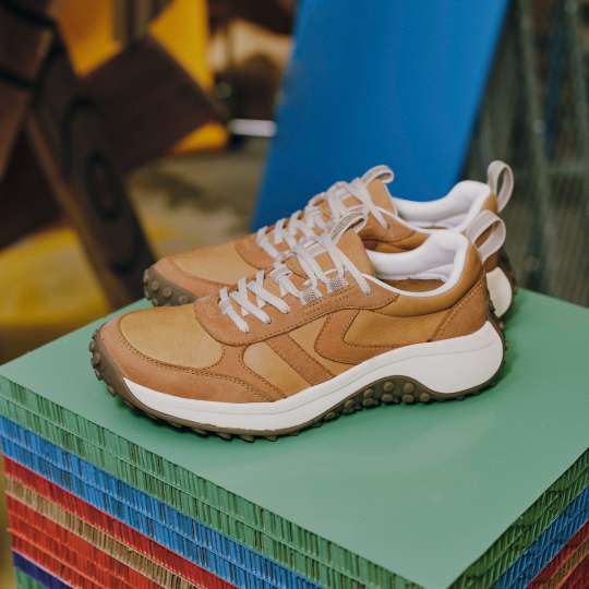 高コスパなキーンの新作スニーカー「KS86」シリーズを街歩きの相棒に