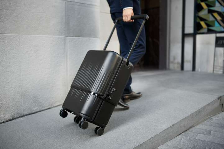 40L→70Lに増やせる変幻自在の伸縮型スーツケースなんて聞いた