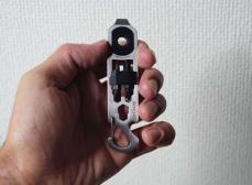 極薄ラチェット装備のカラビナ付きバーツール、NITEIZE「Doohickey Ratchet Key Tool」