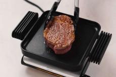 ひとり焼肉やひとり鍋に！薄型ホットプレートのabienから約15cm四方の超小型が登場！