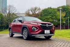 最小回転半径4.8ｍの取り回しのよさ！ スズキの“扱いやすい”クーペスタイルSUV「フロンクス」