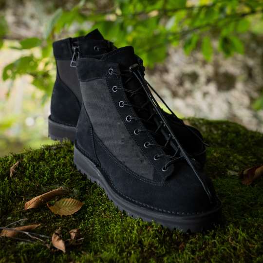 【別注限定品】 Danner × SLOWGUN／ブーツ GORE-TEXブーツの先駆け「ダナー ライト」の系譜を大幅アレンジ