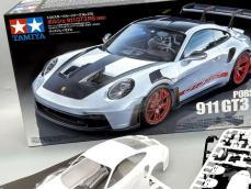 タミヤ1/24最新カーモデル最速製作レポート開始！【達人のプラモ術＜ポルシェ911 GT3 RS(992)＞】