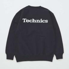 大人世代にしっくりくる。「Technics」ロゴで冬コーデに遊び心を加えよう！