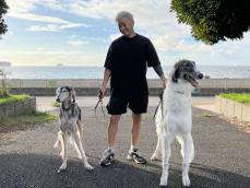 「愛犬とのお散歩は365日ニューバランス！」と語るスニーカーヘッズ横町健さんに、その虜ポイントを聞いてみた