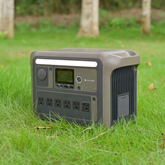 アウトドアギア感ハンパない！ アンカー×スノーピークのコラボポタ電