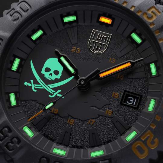 Luminox　【美品】　【専用箱付】　【大人気】　【希少】　【防水】　青文字盤 Luminox 【美品】 【専用箱付】 【大人気】 【希少】 【防水