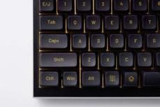 JIS配列で慣れやすく、完全ワイヤレスでデスク上もすっきり。スマート