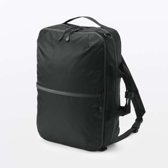 無印良品】ビジネスバッグの「PCが重くて肩が限界…」を救う！ 特許技術