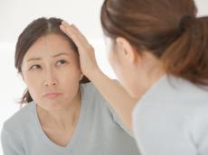 放置すると薄毛に！老け見えが加速する更年期の髪悩み・効果的な対策は