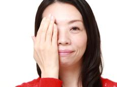 40歳を過ぎたら簡単老眼チェック！人差し指の指紋どこで見える？