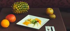 フルーツは切り方でおいしさが変わる。〈日本橋 千疋屋総本店〉直伝！『果汁たっぷりフルーツの切り方』