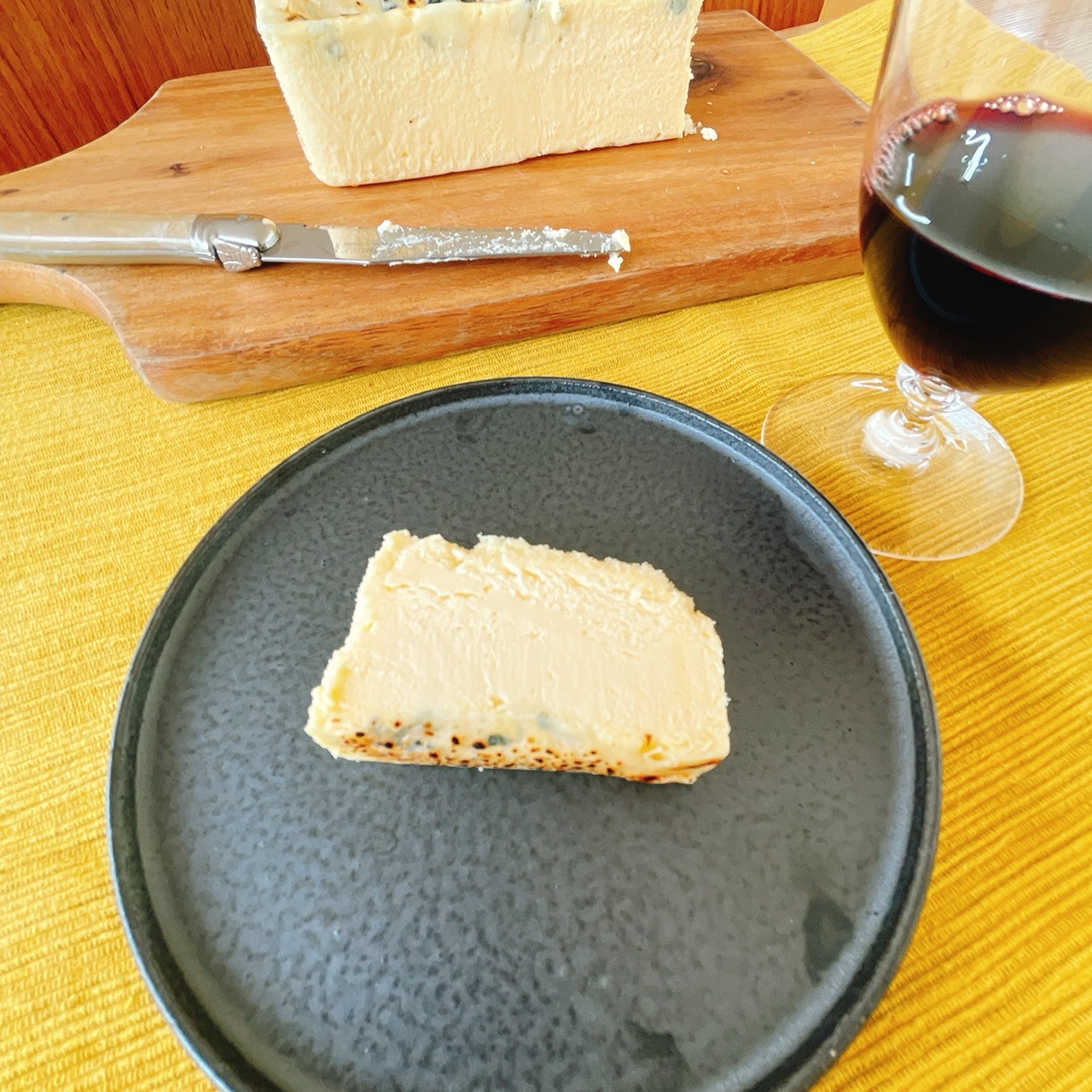 バスクチーズの次はコレ！？高級チーズを贅沢に使用した〈Ao〉の「生ブルーチーズケーキ」〜眞鍋かをりの『即決！2,000円で美味しいお取り寄せ』～