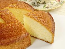 極上の発酵バターケーキ、生ブルーチーズケーキをお家でじっくり味わう。