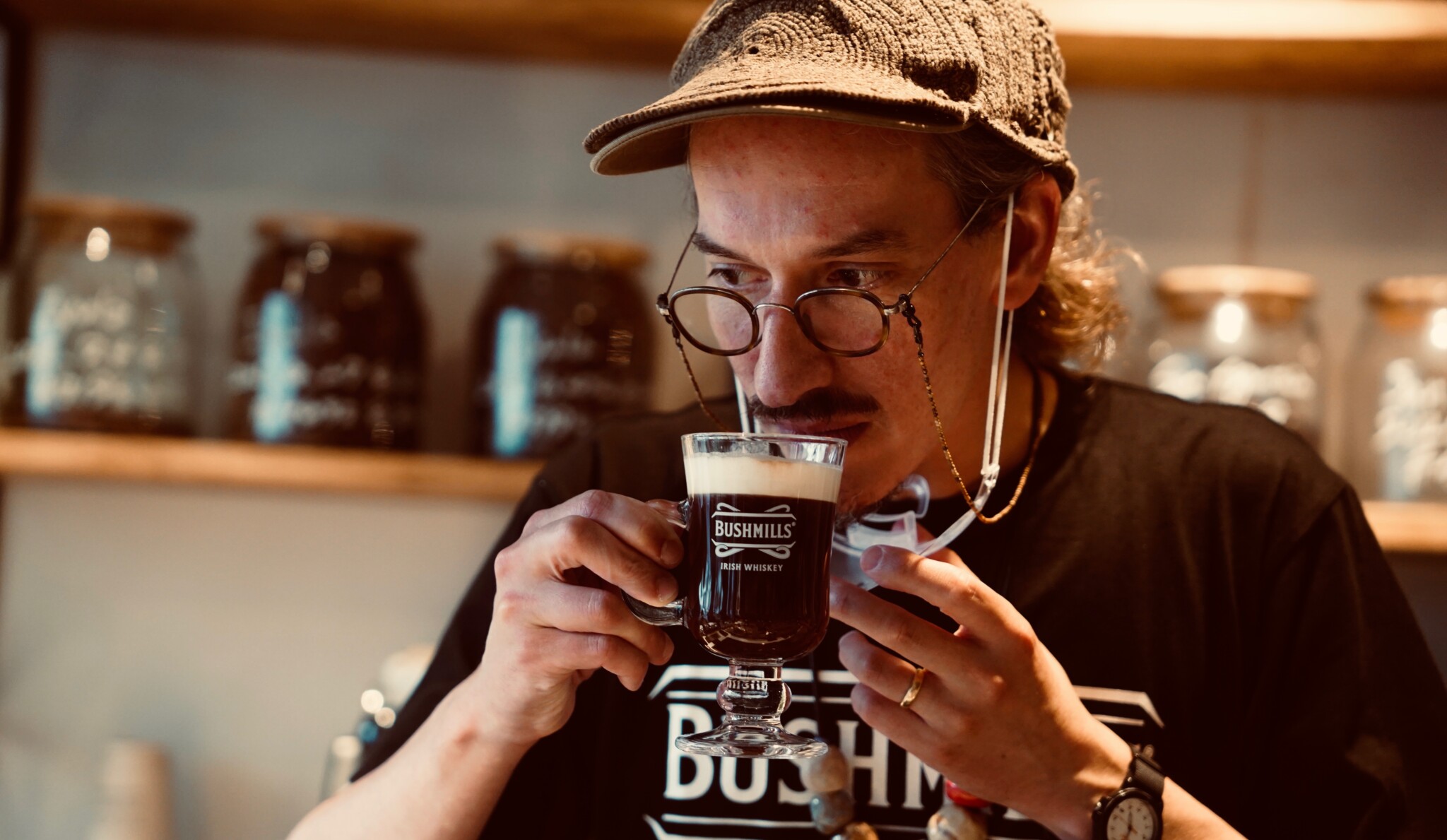 カフェでコーヒーカクテルを！ アイリッシュウイスキー〈ブッシュミルズ〉が提案する新しいコーヒーカルチャー。