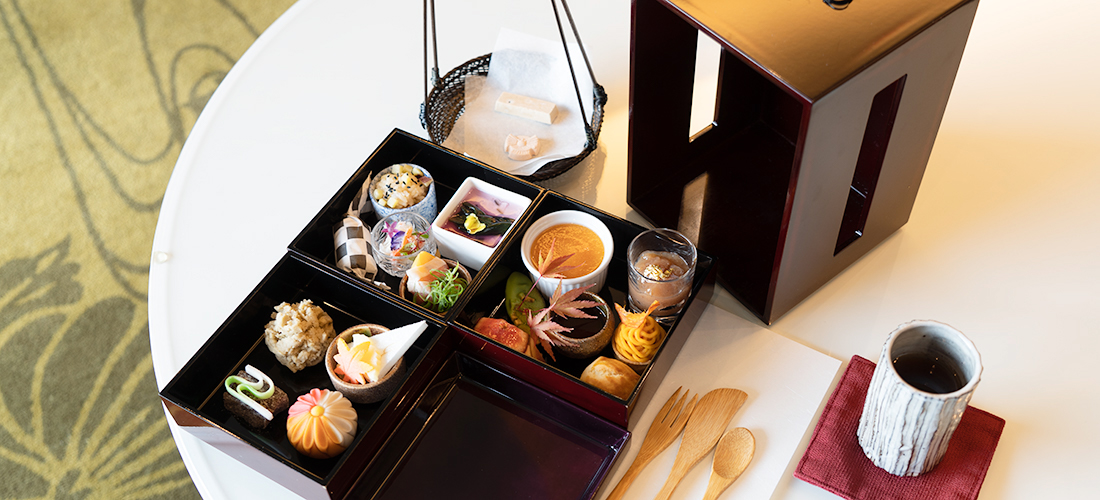 〈パレスホテル東京〉でいただく金沢〈𠮷はし菓子所〉の和菓子と加賀食材のアフタヌーンティー。