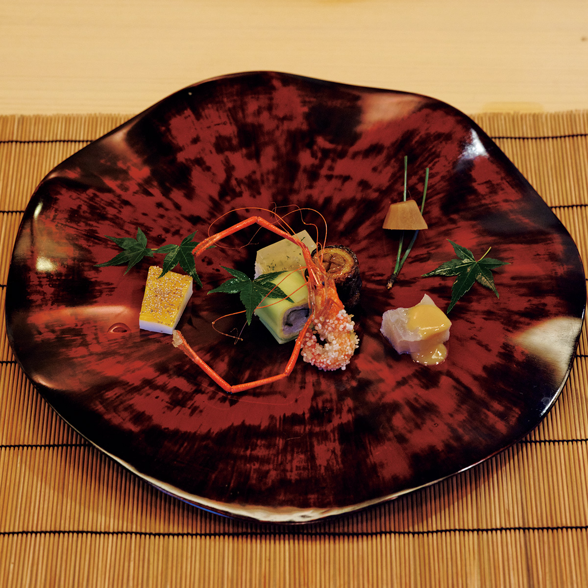 京都で特別な体験を〈御料理はやし〉で本物の日本料理をいただく。