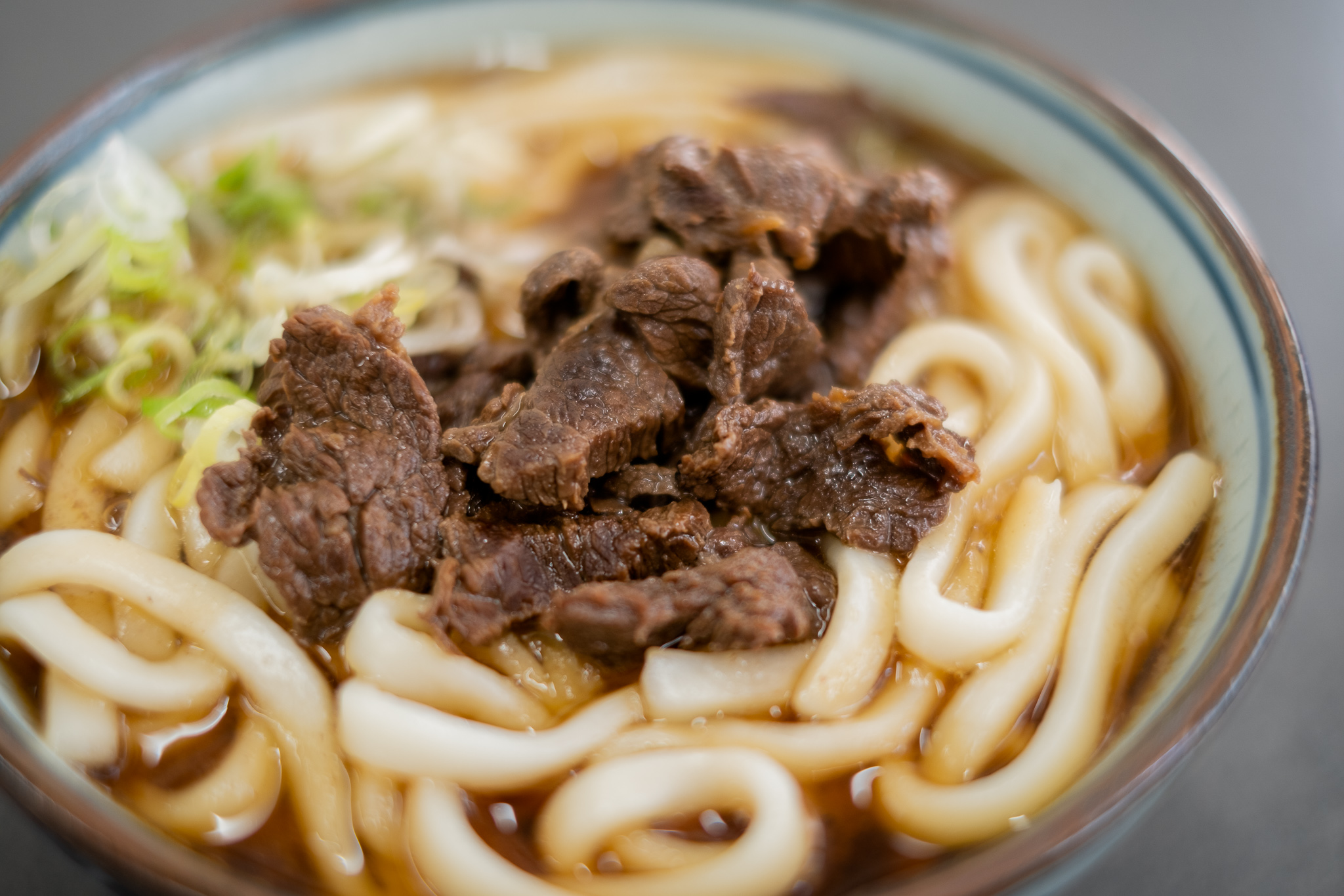 【長野県・上田市エリア】地元民なら一度は食べてる「馬肉うどん」など、絶品ご当地グルメ5選。