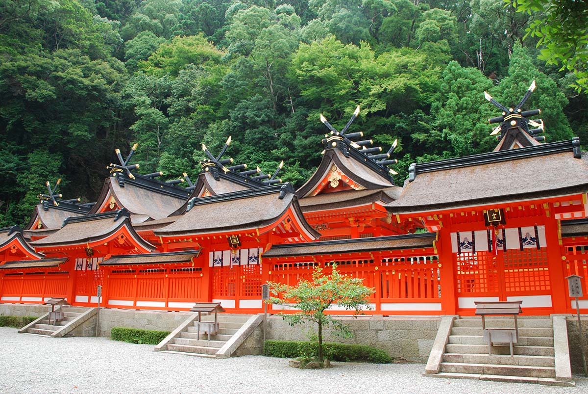 【戊土】のあなたの開運聖地 | 紀伊〈熊野那智大社別宮 飛龍神社〉で那智御瀧の神々しさに心打たれる。