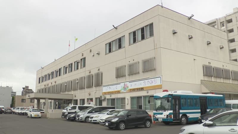 泥酔した10代女性をカラオケ店の個室に放置　18歳～19歳の男３人を逮捕、うち２人は「間違いありません」女性は性的被害にあった可能性も