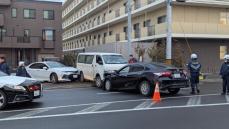 【速報】警察の捜査車両とワンボックスカーが衝突　警察が事故の原因を捜査　札幌市