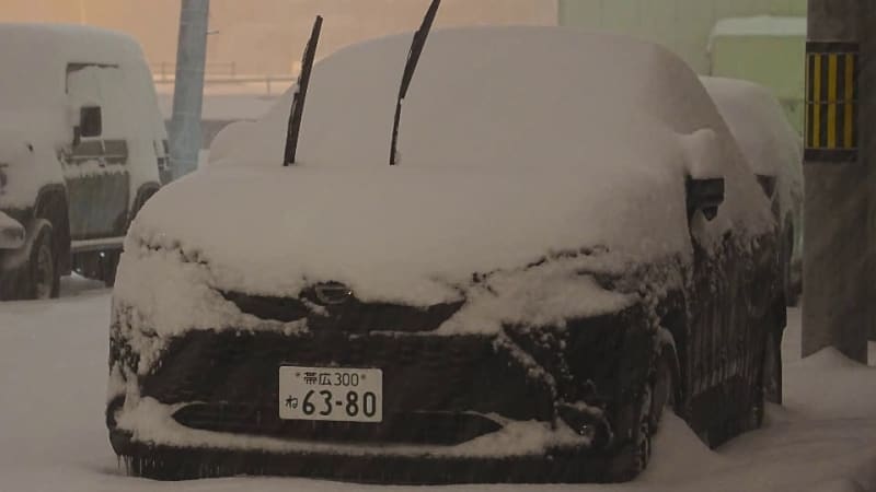 【ドカ雪　8時間撮影】どんどん降り積もり…取材車も一晩で雪にすっぽり埋まる　 24時間で帯広124センチの降雪　北海道