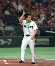 【巨人】長野久義が通算１５００安打達成の表彰式に出席　２５日のＤｅＮＡ戦で達成