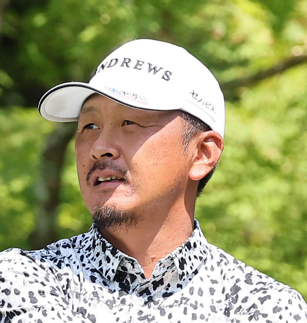 男子ゴルフ・岩田寛がツアー選手権優勝の副賞を茨城県内の施設へ寄贈