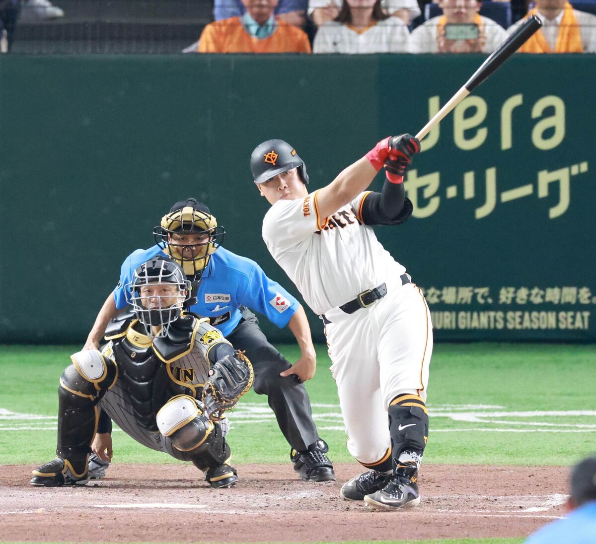 【巨人】５回に逆転　ヘルナンデス同点打「何とか粘って」　岡本和真は勝ち越し二塁打「良い流れに乗れました」