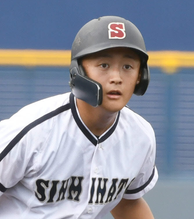 【高校野球】富山・新湊は監督も驚く１９安打で８強入り…登坂大哉が３安打、２盗塁