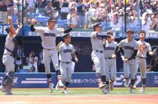 【高校野球】 横浜がサヨナラで決勝へ 　２年の奥村凌大が殊勲打「絶対に打ってやる」
