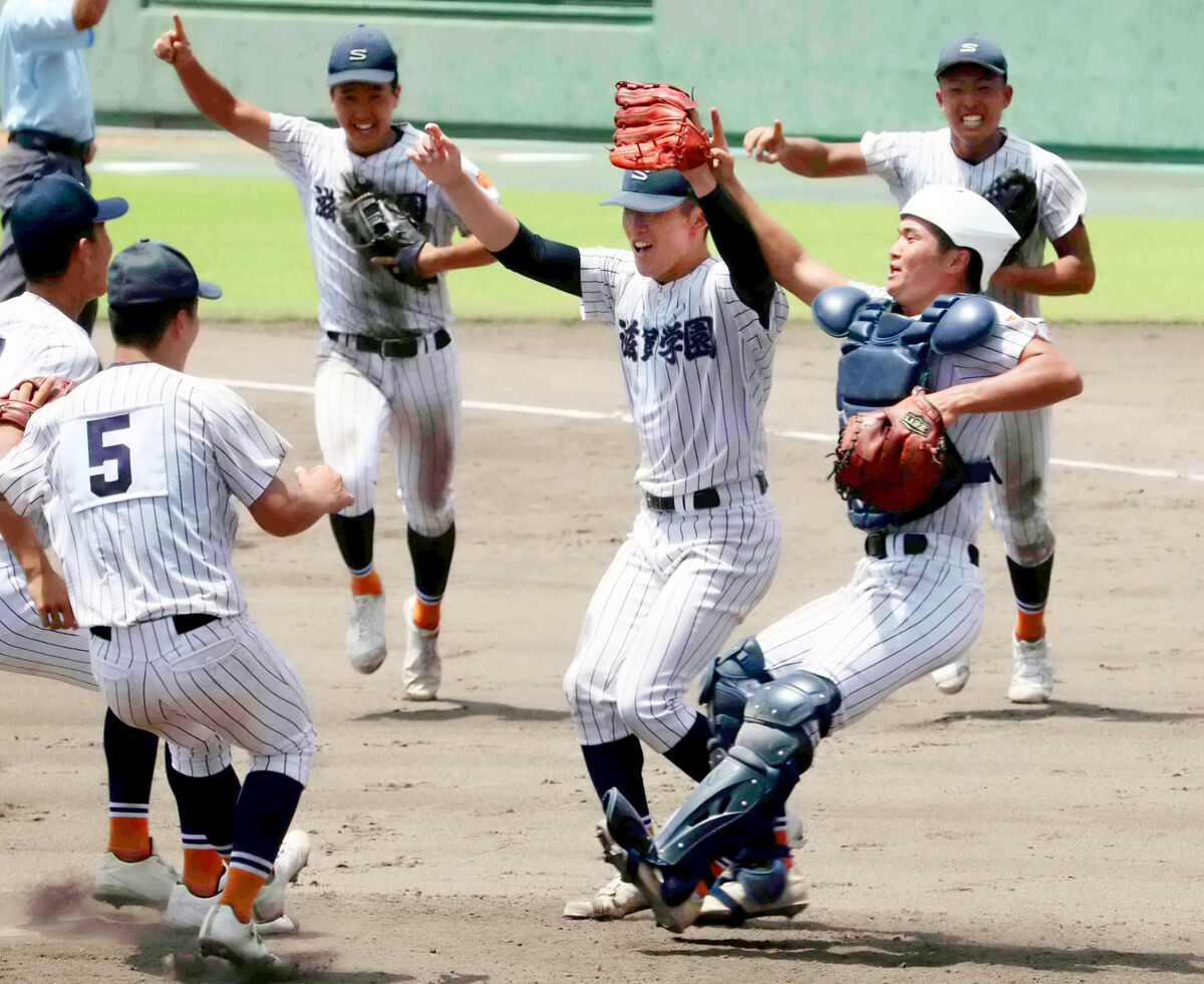 【高校野球】滋賀学園が１５年ぶり夏の甲子園！背番号１０の脇本耀士が大一番で公式戦初完封