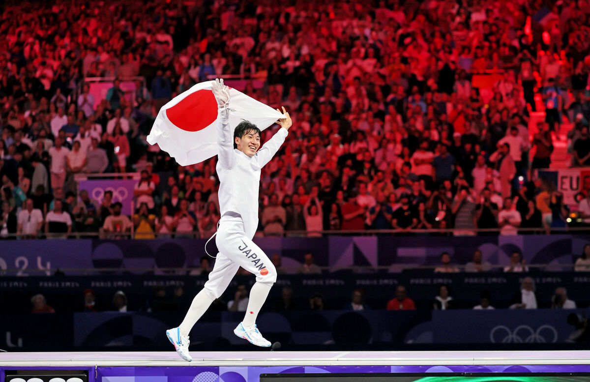 【パリ五輪】加納虹輝、日本勢初のフェンシング個人金メダル　地元英雄「ヤニック」コール大合唱も「圧倒されなかった」