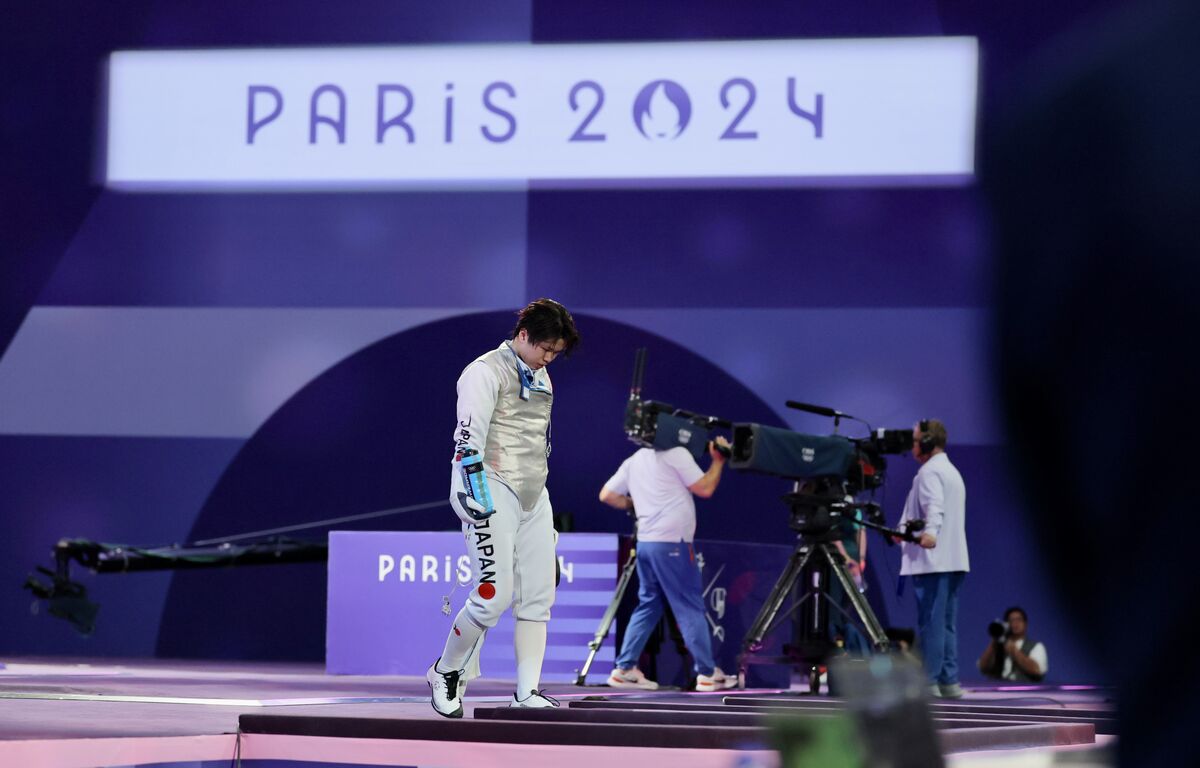 慶大３年の飯村一輝、フルーレ個人で４大会ぶりメダルを逃す　「自分のプレーを貫けることができなかった」…パリ五輪