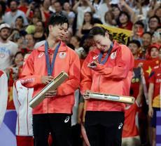 “ワタガシ”ペアが日本勢初、２大会連続銅メダル　東野「勇大くんと出会えて良かった」…結成１３年「集大成」