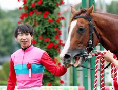 横山和生「完璧」首差勝ち‼　ペイシャエスを１年９か月ぶりの白星、重賞３勝目に導く