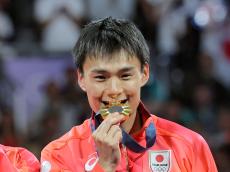 松山恭助、個人戦敗退の「失望」から団体で歓喜の金メダル「立ち向かった自分は勇敢だった」…パリ五輪