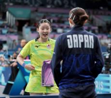卓球女子団体がベスト８進出…早田ひな、平野美宇、五輪デビューの張本美和がポーランド破る…パリ五輪