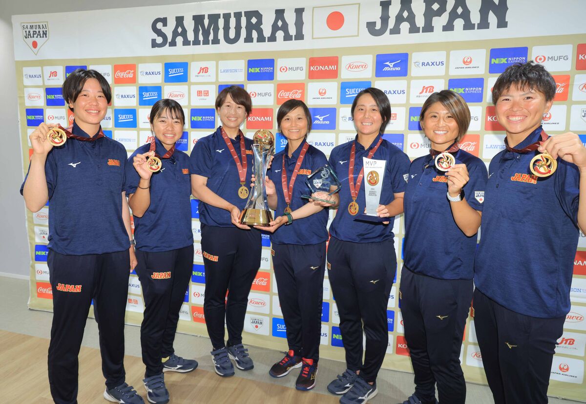 【女子野球】Ｗ杯７連覇のマドンナジャパンが帰国